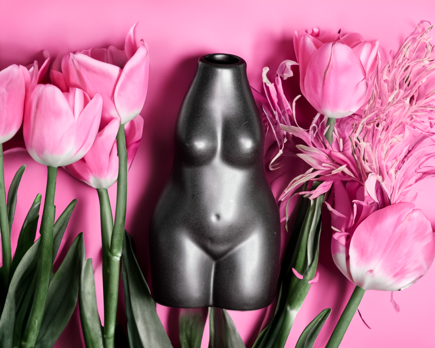 Venus Noire - Feminine Form Vase